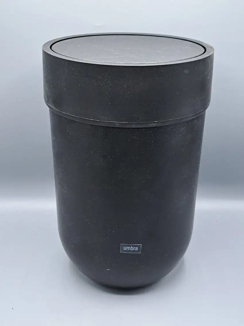 Umbra Touch Abfalleimer mit 6 L Fassungsvermögen und Schwingdeckel