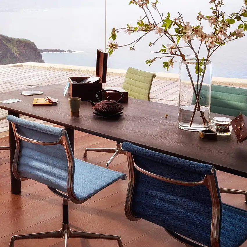 Aluminium Chair EA 101 von Vitra in Leder